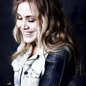 Anouk - List pictures