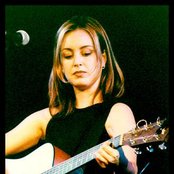 Tara Maclean - List pictures