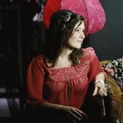 Kate Walsh - List pictures