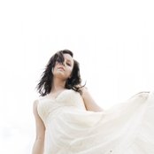 Tara Maclean - List pictures