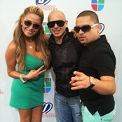 Larry Hernandez - List pictures