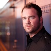 Lee Brice - List pictures