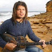 Ash Grunwald - List pictures