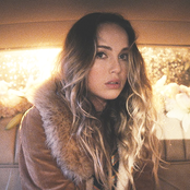 Zella Day - List pictures