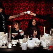 Love & Death - List pictures