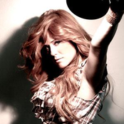 Kristine Elezaj - List pictures