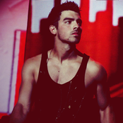 Joe Jonas - List pictures