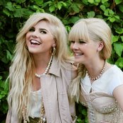 Destinee & Paris - List pictures