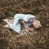 Emma Louise - List pictures