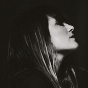 Julia Stone - List pictures