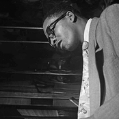 Milt Jackson - List pictures