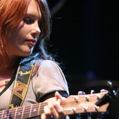 Clare Bowditch - List pictures