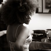 Lyrica Anderson - List pictures