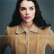 Leona Naess - List pictures