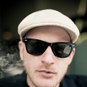 Flo Mega - List pictures