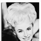 Barbara Windsor - List pictures