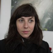 Julia Holter - List pictures