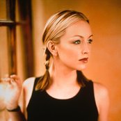 Tara Maclean - List pictures