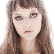 Mallu Magalhães - List pictures