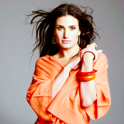 Idina Menzel - List pictures