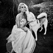 Kyla La Grange - List pictures