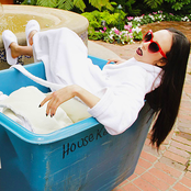 Allie X - List pictures