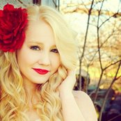 Raelynn - List pictures