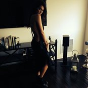 Moxie Raia - List pictures