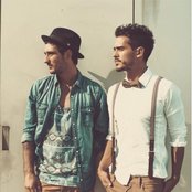 Fréro Delavega - List pictures