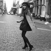 Diane Birch - List pictures