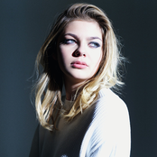 Louane - List pictures