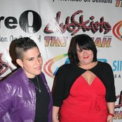 God-des And She - List pictures