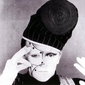 Visage - List pictures