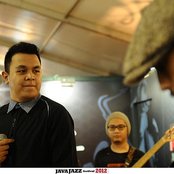 Tulus - List pictures