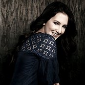 Katie Armiger - List pictures