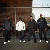 Nwa - List pictures