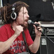 Rocky Leon - List pictures