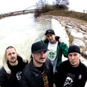 Violadores Del Verso - List pictures