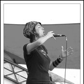 Kinnie Starr - List pictures