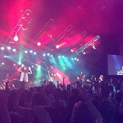 Hillsong Young And Free - List pictures