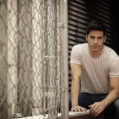 Carlos Rivera - List pictures