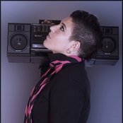 God-des And She - List pictures