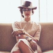 Mara Hruby - List pictures