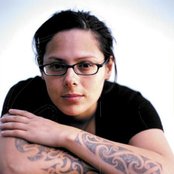 Anika Moa - List pictures