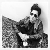 Vicci Martinez - List pictures