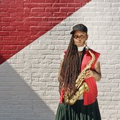 Matana Roberts - List pictures