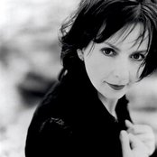 Moya Brennan - List pictures