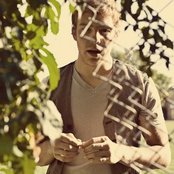 Andrew Belle - List pictures