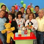 Play School - List pictures