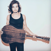 Tiago Iorc - List pictures